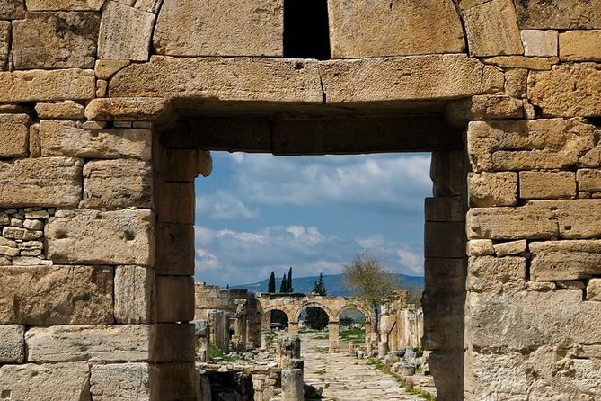 Day Tour - Pamukkale, Travertines and Hierapolis Tour from Kusadasi - The 8:00 AM Kusadasi Start: How the Drive Shapes Your Day