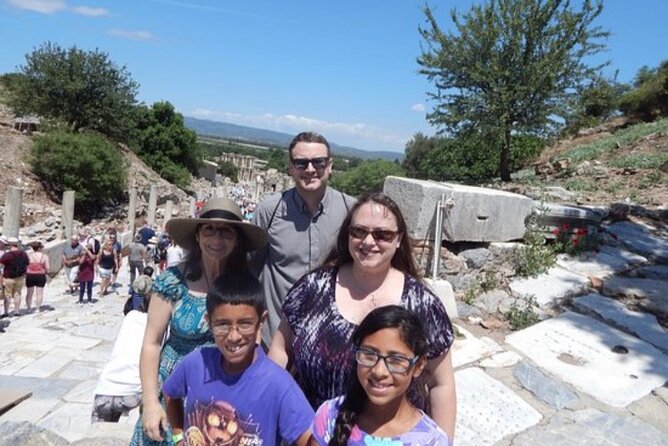 FOR CRUISE GUESTS / Archaeological Ephesus Tour from Kusadasi ( Ephesus ) Port - Getting to your guide: port pickup and early meeting timing