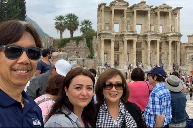FOR CRUISERS /Top Seller Ephesus Private Tour / On Time Return - Getting around in comfort: why the Mercedes and separate driver matter