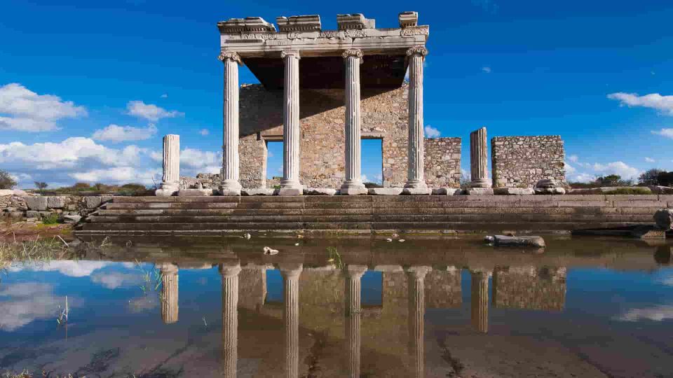 From Istanbul: 2-Day Ephesus, Pamukkale, & Hierapolis Tour - Day 1: Istanbul to Izmir, Then Ephesus’s Big Names