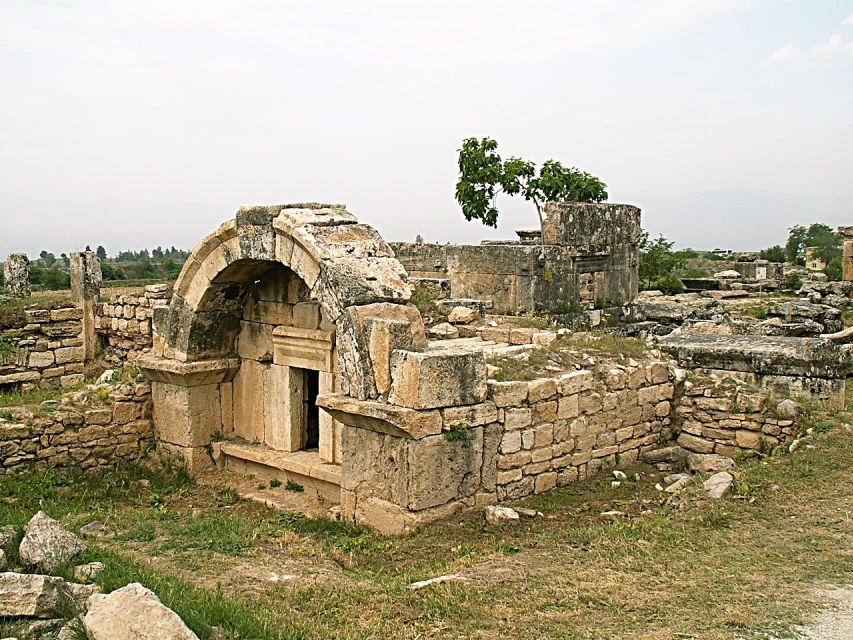 From Kusadasi and Selcuk: Pamukkale and Hiearapolis Tour - Lunch, comfort, and why the small group matters on a long day