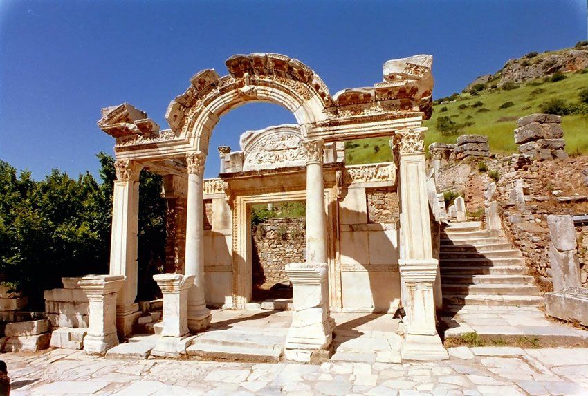 From Kusadasi: Ephesus Guided Private Tour - Temple of Artemis and the Roman way of staging grandeur