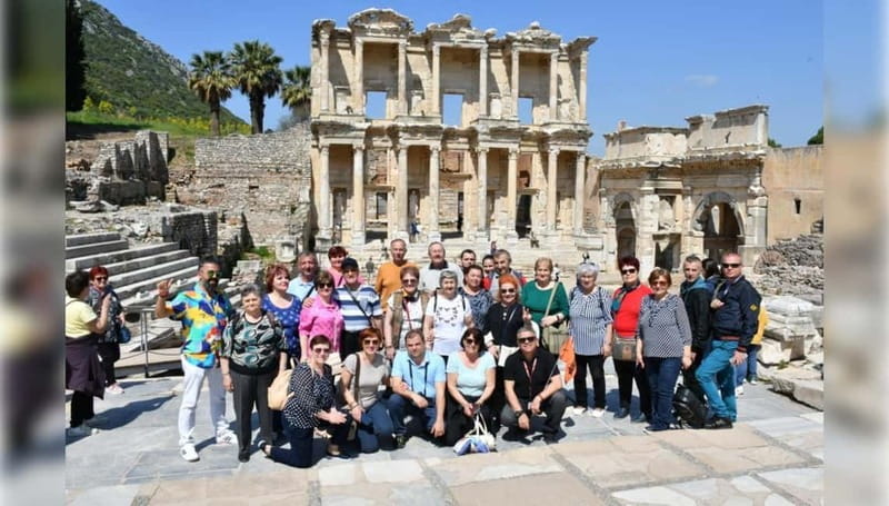 From Kusadasi: Ephesus Highlights Tour for Cruise Customers - Selçuk Lunch and Shopping: Feed Yourself, Then Think About Souvenirs