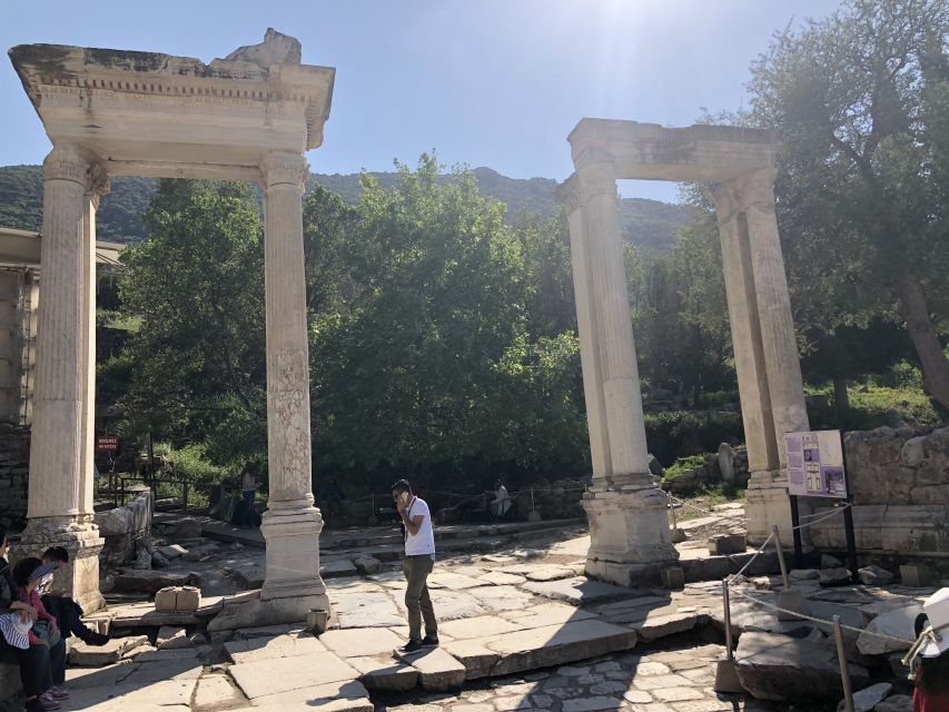 From Kusadasi: Full Day Private or Small Group Ephesus Tour - Library of Celsus, Temples, and Terrace Houses: What to Look For