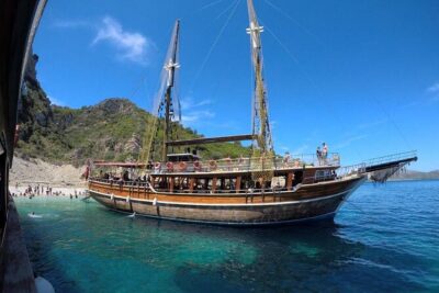 Kusadasi Boat Trip With Lunch And Hotel Transfer - Three Bays, Real Swim Time, and Why the Samos Stop Matters