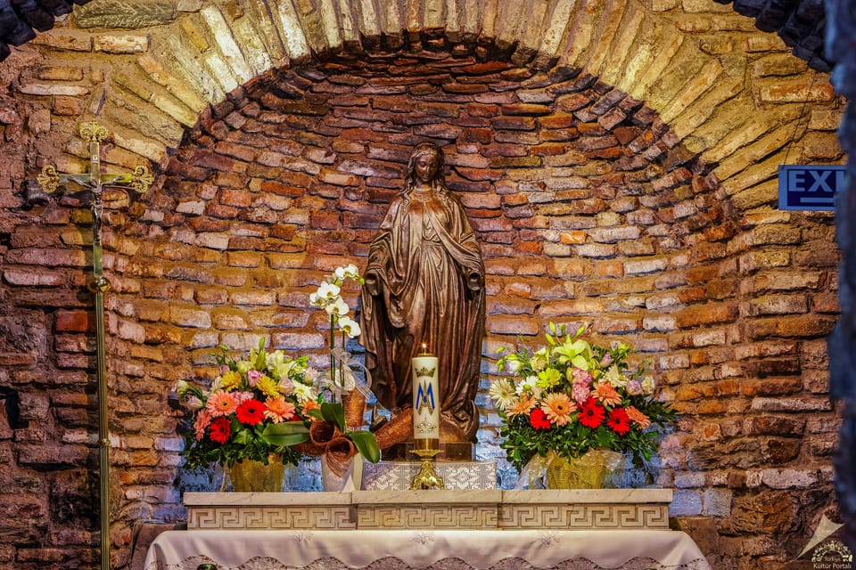 Kusadasi: Ephesus, House of Virgin Mary, and Temple Tour - Kusadasi to Ephesus: what the long drive sets up