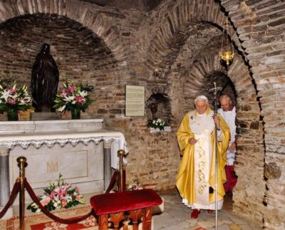 Kusadasi: Ephesus, House of Virgin Mary, and Temple Tour - What makes Ephesus click: where the guide earns their fee