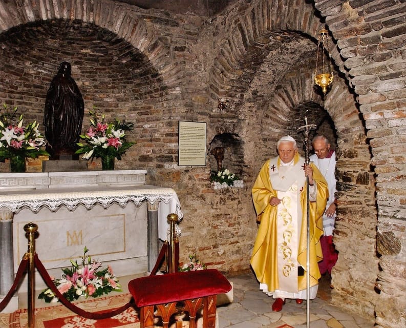 Kusadasi: Ephesus, House of Virgin Mary, and Temple Tour - What makes Ephesus click: where the guide earns their fee