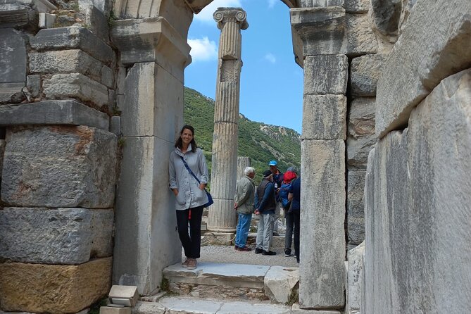 Private Biblical Ephesus Tour from Kusadasi Port with Lunch - Price vs. reality: what $42.33 is doing for you