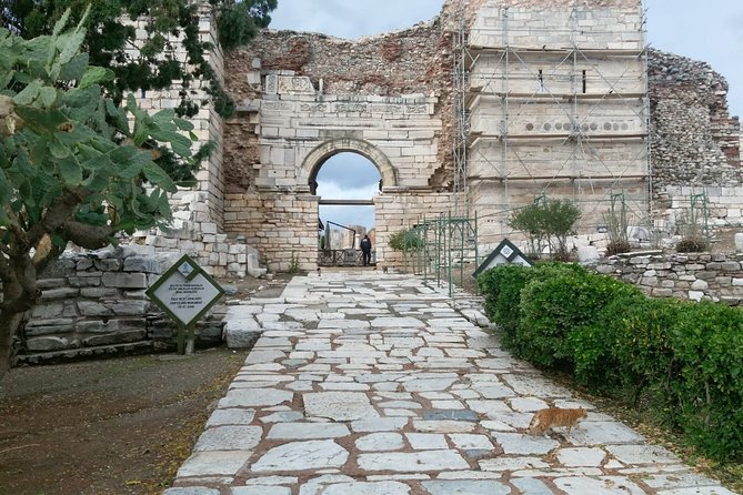 PRIVATE Ephesus Guide and Driver Tour from Kusadası Port - Selcuk in 30 Minutes: Basilica of St. John, Ottoman Bath, and Old Houses