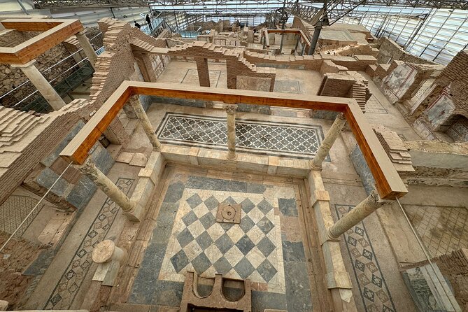 PRIVATE EPHESUS TOUR FOR CRUISERS: On-time Return and Skip-Line - Optional Upgrade: Terrace Houses for Mosaics, Paint, and Upper-Class Life