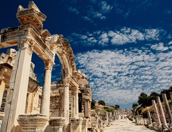 Private Tour: Ephesus Day Trip from Kusadasi with Lunch - Your 9:00 AM start: how the day moves from pickup to first ruins