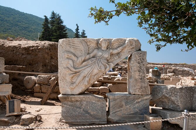 SKIP-THE-LINE: BEST OF EPHESUS PRIVATE TOUR with Lunch & ENTRY - Meryemana (Virgin Mary’s House): meaning, quiet, and papal visits