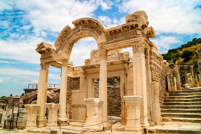 SKIP-THE-LINE: BEST OF EPHESUS PRIVATE TOUR with Lunch & ENTRY - Temple of Artemis and Kusadasi Castle: quick wins with good payoff