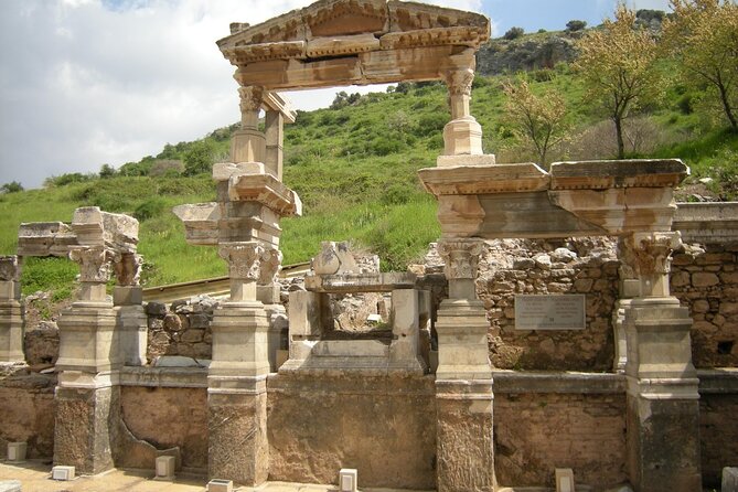 Skip The Line: Full Day Explore Ephesus with Lunch - Ancient City of Ephesus for two hours: when a guide turns ruins into meaning